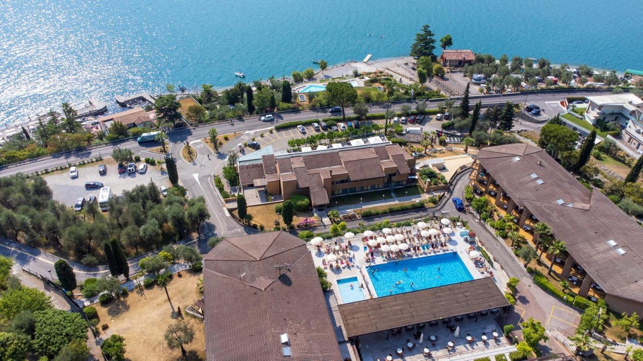 Hotel Leonardo Da Vinci Лимоне сул Гарда Екстериор снимка